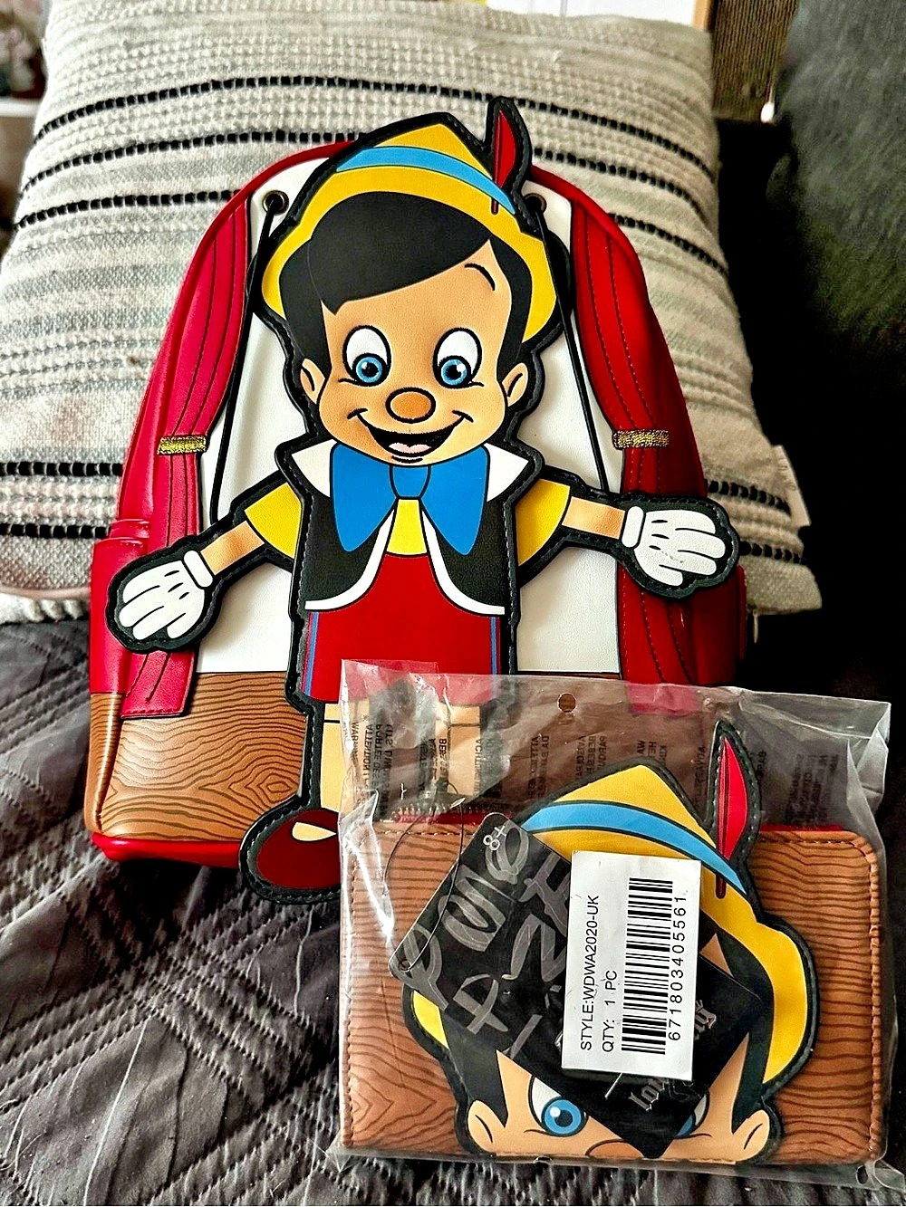 Loungefly Disney Pinocchio Marionette Mini Backpack with Matching Wallet. NWT